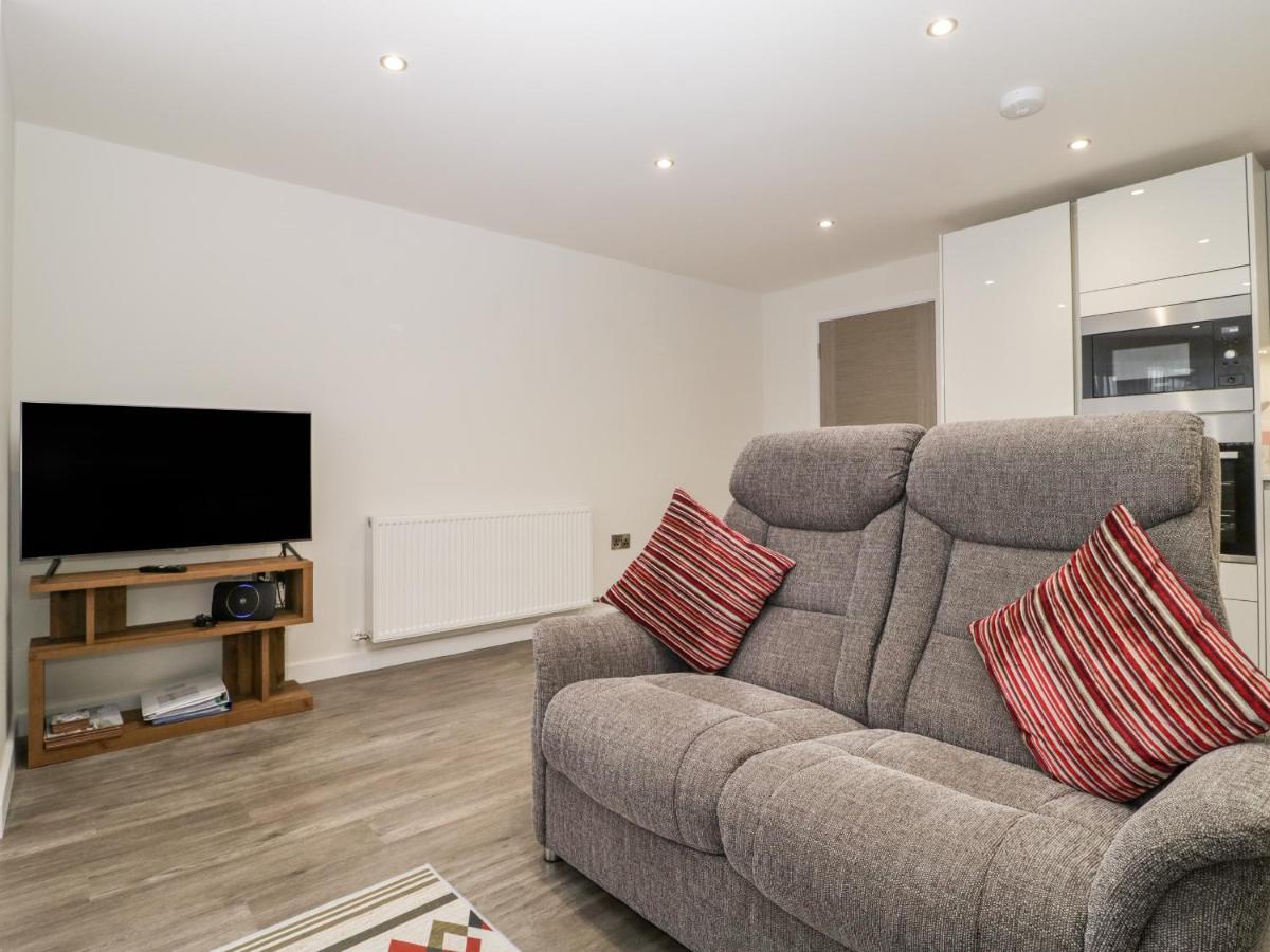 Апартаменты Flat 2, 38 Preston Road Уэймут Экстерьер фото