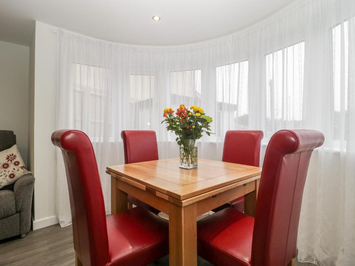 Апартаменты Flat 2, 38 Preston Road Уэймут Экстерьер фото