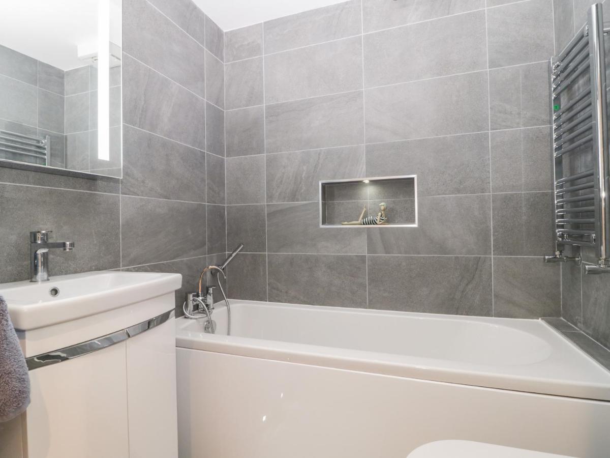 Апартаменты Flat 2, 38 Preston Road Уэймут Экстерьер фото